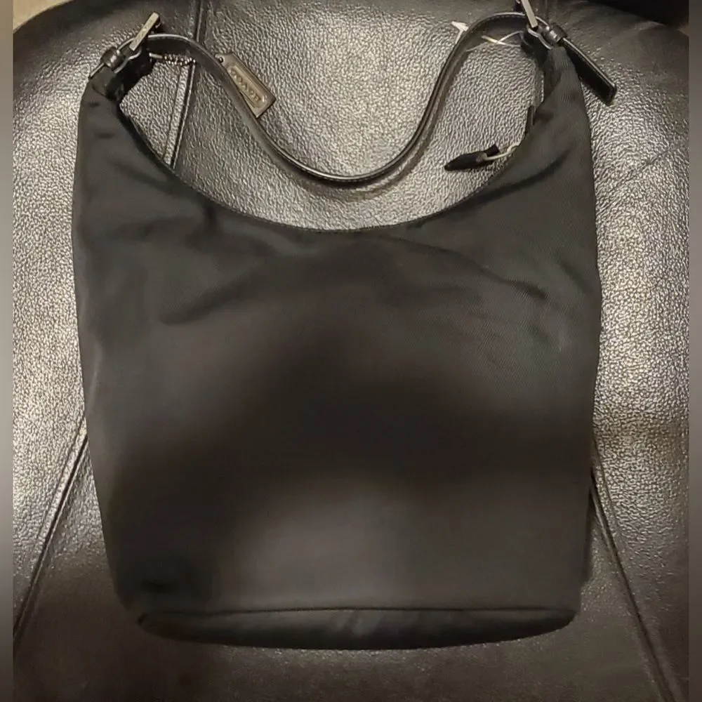 Authentic Women’s Coach hobo shoulder bag, NWT